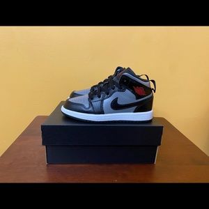 Air Jordan 1 Mid ‘Shadow Red’, Size 11C